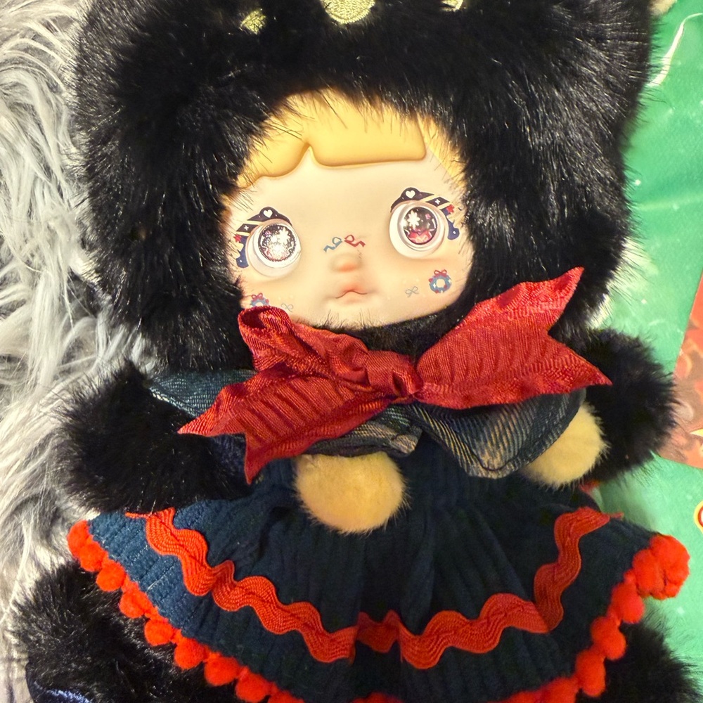 Nommi Christmas Eve Series "Wishing Elf" - Picture 2 of 4